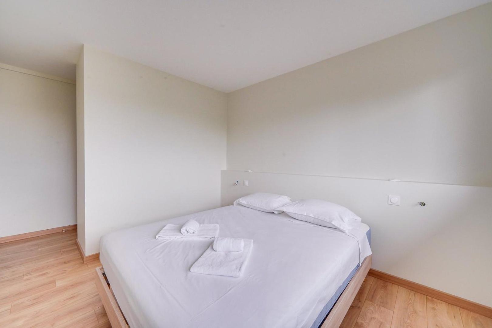 Nice Apartment With Balcony St Genes And Parking Bordeaux Exteriör bild